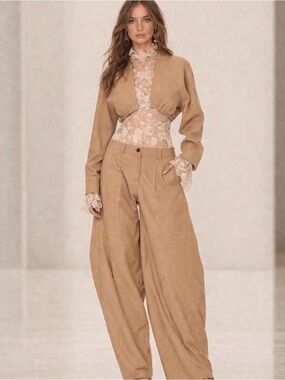 Wide-Leg High-Waist Pants and jacket in camel